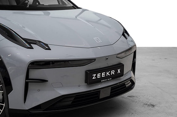 Zeekr X 2 of 23