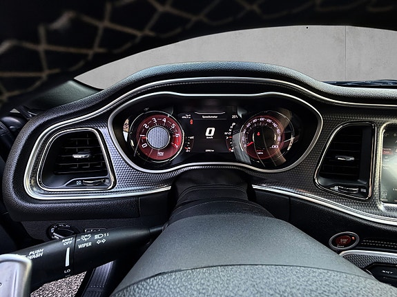 Dodge Challenger 14 of 21