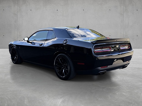 Dodge Challenger 4 of 21