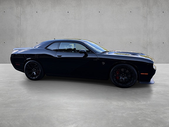 Dodge Challenger 8 of 21