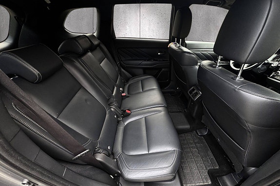 Mitsubishi Outlander 16 of 21