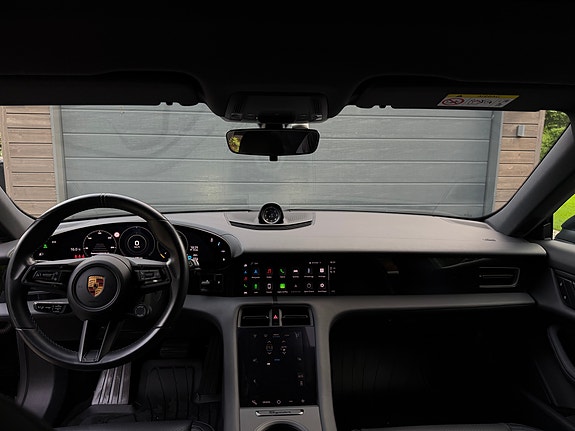 Porsche Taycan 4 8 of 15