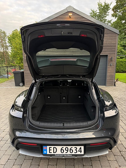 Porsche Taycan 4 6 of 15