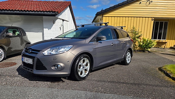 Ford Focus 2 of 27