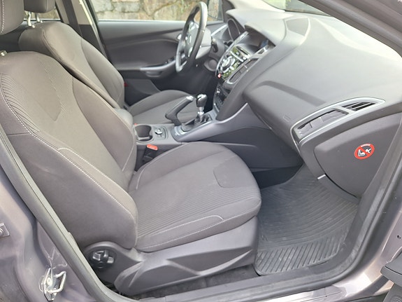 Ford Focus 7 of 27