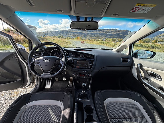 Kia Ceed 9 of 13