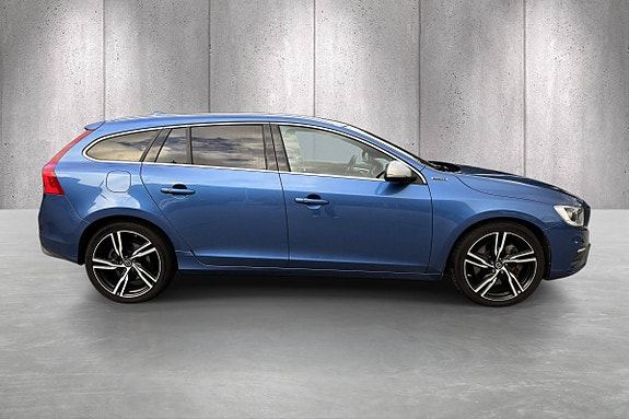 Volvo V60 8 of 23