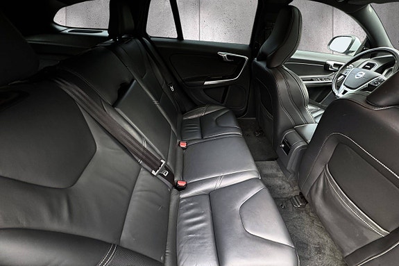 Volvo V60 16 of 23