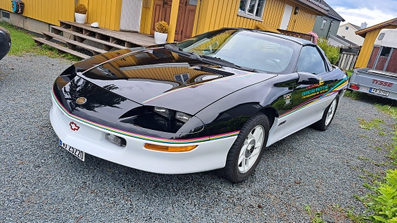 Chevrolet Camaro 4 of 13
