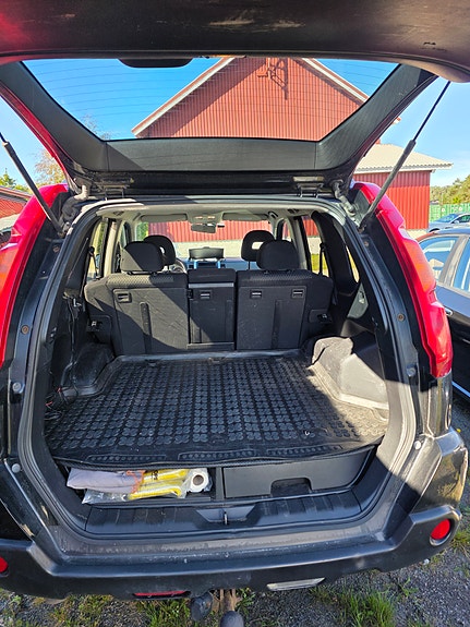 Nissan X-Trail 5 of 9