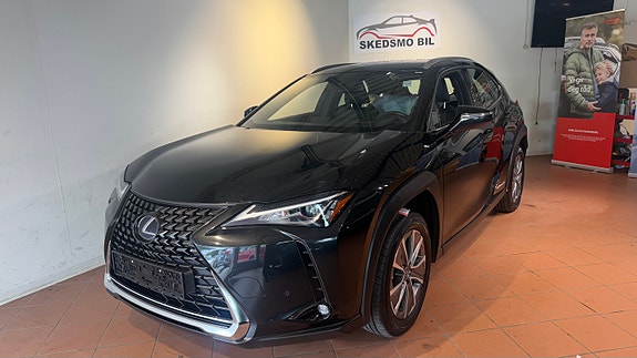 Lexus UX300e 10 of 20