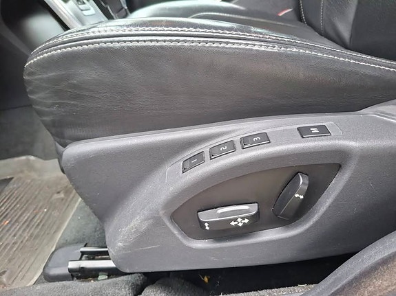 Volvo V70 8 of 16