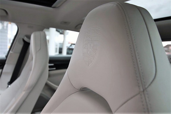 Porsche Panamera 21 of 26