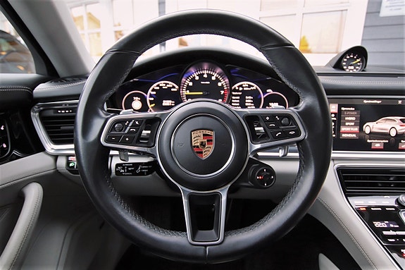 Porsche Panamera 14 of 26