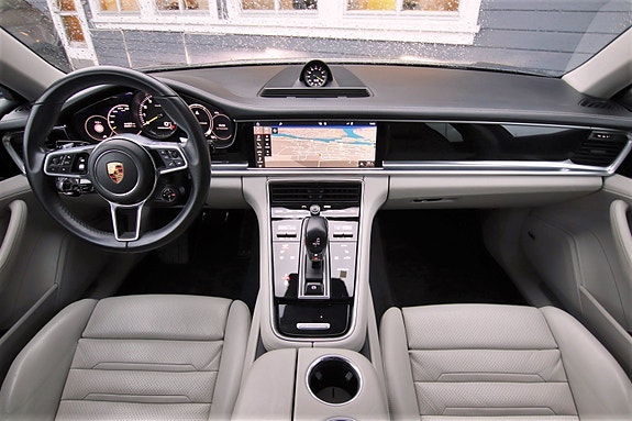 Porsche Panamera 23 of 26