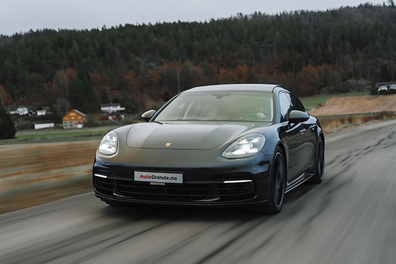 Porsche Panamera 12 of 26