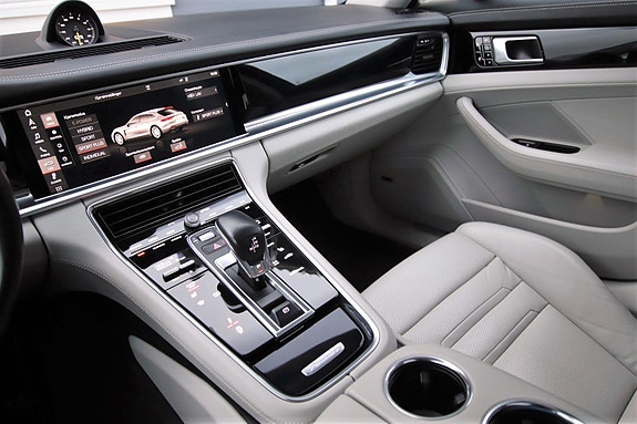 Porsche Panamera 16 of 26
