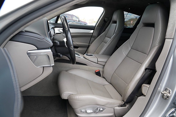 Porsche Panamera 12 of 20
