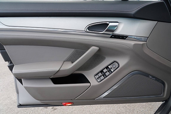 Porsche Panamera 15 of 20