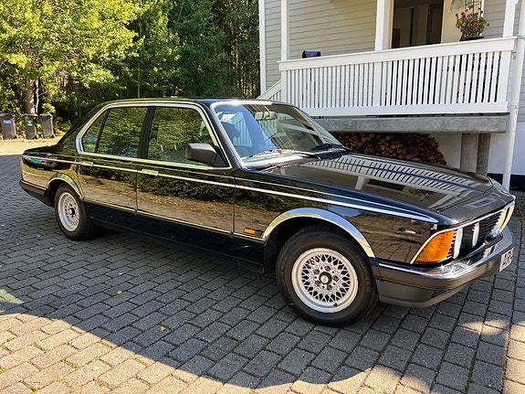 BMW 728i 7 of 25