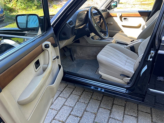 BMW 728i 16 of 25