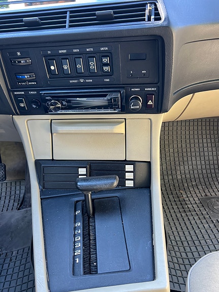 BMW 728i 12 of 25