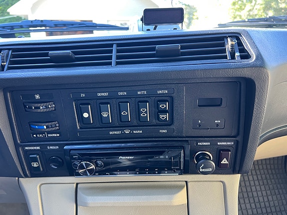 BMW 728i 13 of 25