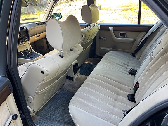 BMW 728i 17 of 25