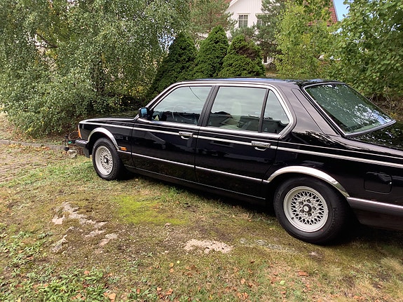 BMW 728i 20 of 25