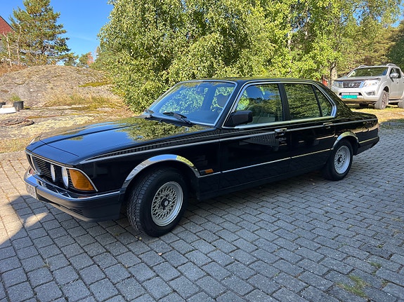 BMW 728i 6 of 25