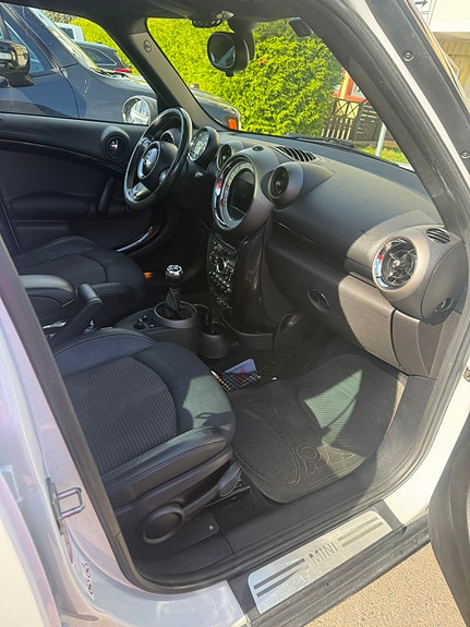 MINI Countryman Cooper D 6 of 11