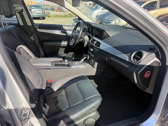 Mercedes-Benz C220 d 12 of 13