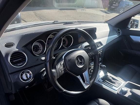 Mercedes-Benz C220 d 9 of 13