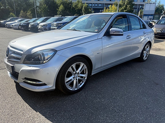Mercedes-Benz C220 d 2 of 13