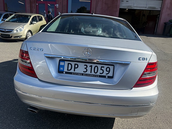 Mercedes-Benz C220 d 4 of 13