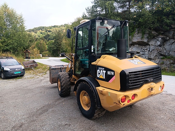 Cat 907H 4 of 6