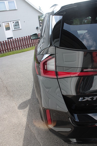 BMW iX1 16 of 30