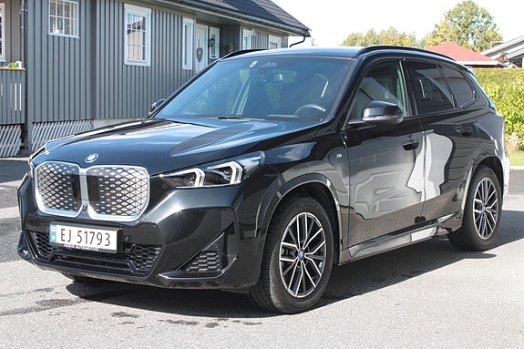 BMW iX1 12 of 30