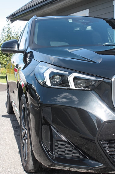 BMW iX1 13 of 30