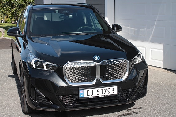 BMW iX1 10 of 30