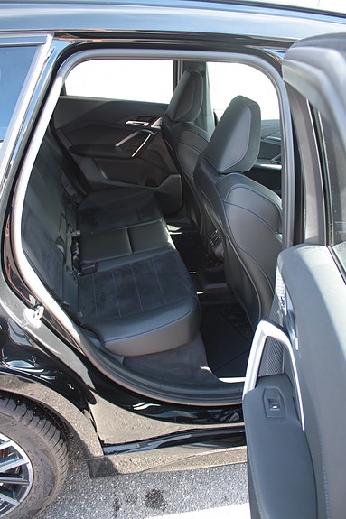 BMW iX1 19 of 30