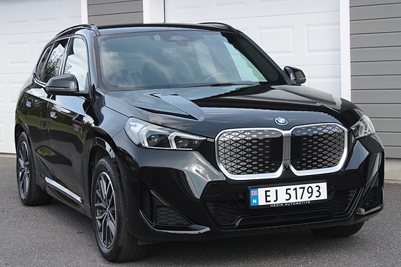 BMW iX1 9 of 30