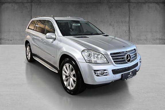 Mercedes-Benz GL320 7 of 23