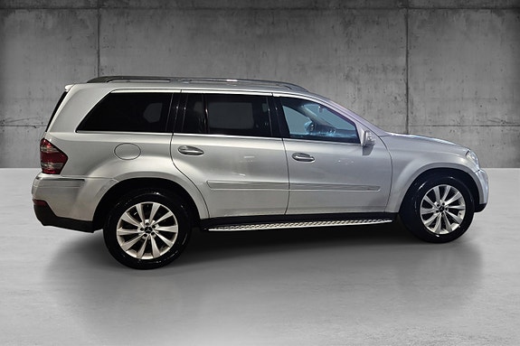 Mercedes-Benz GL320 6 of 23