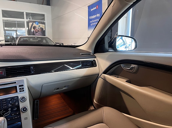 Volvo S80 27 of 30