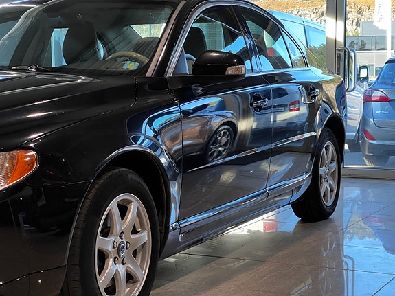 Volvo S80 7 of 30