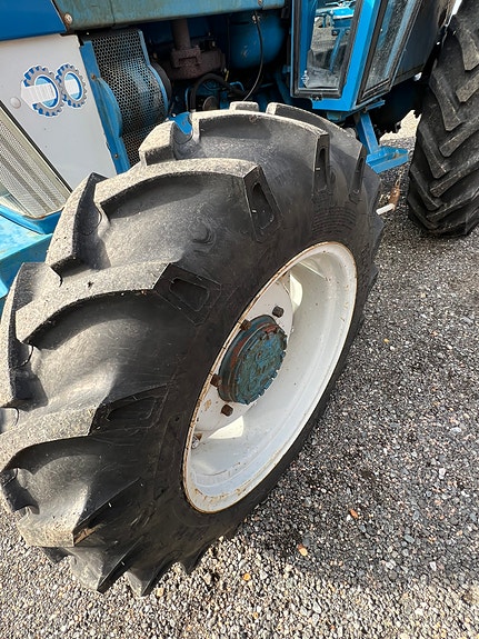 Ford 4610 7 of 13