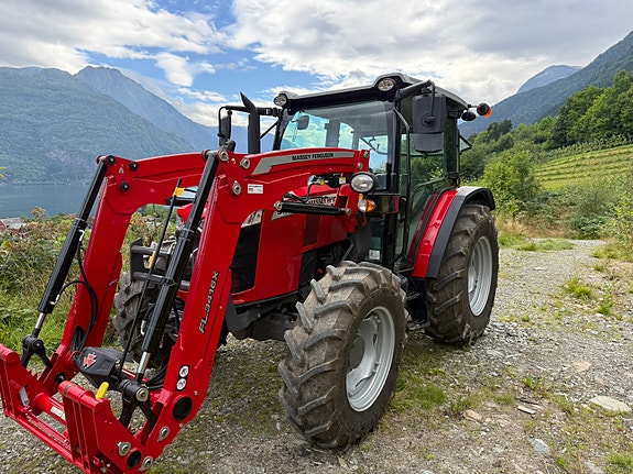 Massey Ferguson MF 4710 M 16 of 16