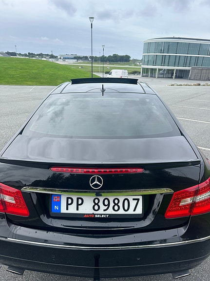 Mercedes-Benz E350 18 of 27