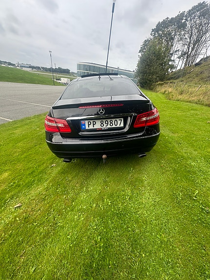 Mercedes-Benz E350 7 of 27